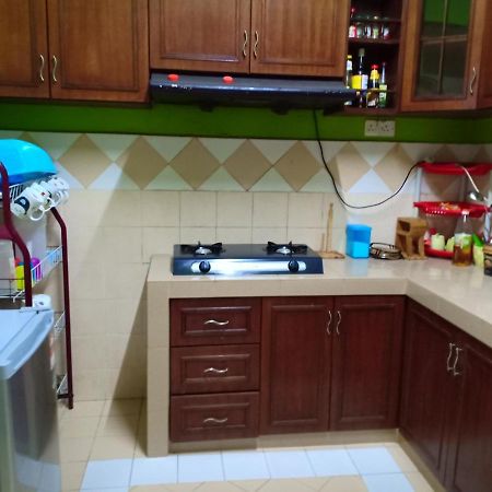 Muslim Dinaim Homestay タンジュン・マリム エクステリア 写真