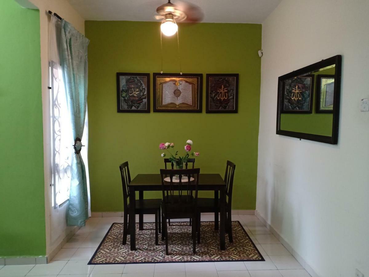 Muslim Dinaim Homestay タンジュン・マリム エクステリア 写真